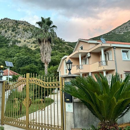 Carine Garden Διαμέρισμα Risan Εξωτερικό φωτογραφία